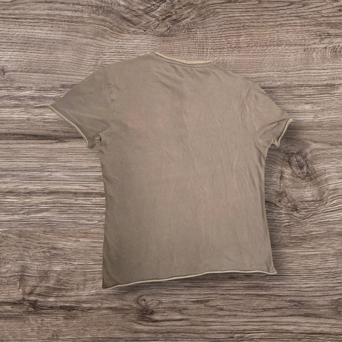 T-shirt a maniche corte Ottoman Kumus in cotone grigio-tortora con bordi a taglio vivo vista posteriore