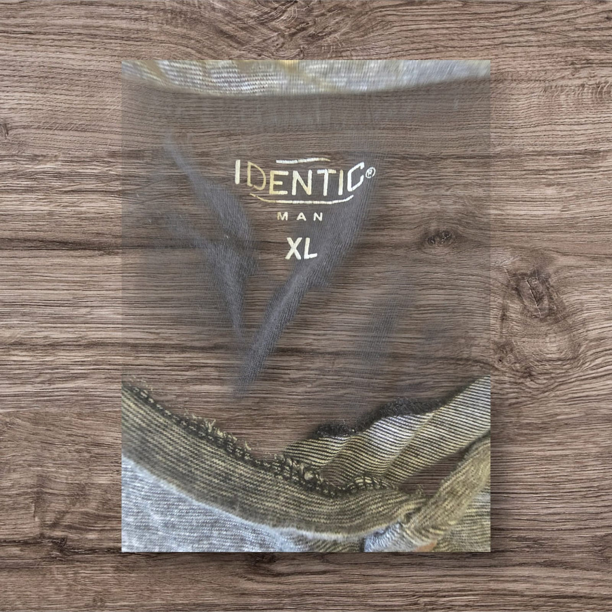 Etichetta interna della t-shirt Ottoman Kumus grigia mélange con logo Identic Man e taglia XL
