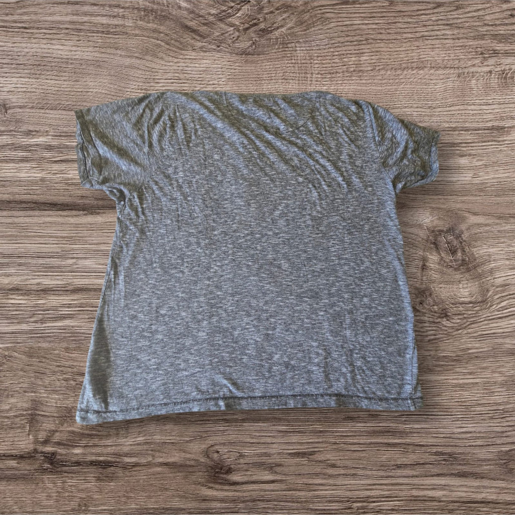 Vista posteriore della t-shirt henley Ottoman Kumus in tessuto mélange grigio con maniche corte