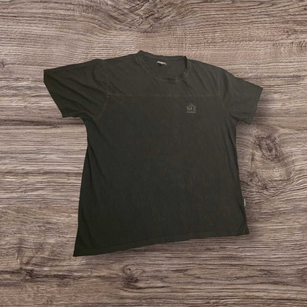 T-shirt nera a maniche corte Ottoman Kumus Baci & Abbracci in cotone con logo discreto sul petto