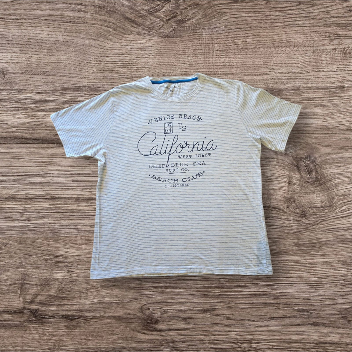 T-shirt a righe Ottoman Kumus color crema con stampa grafica California Venice Beach e colletto a contrasto