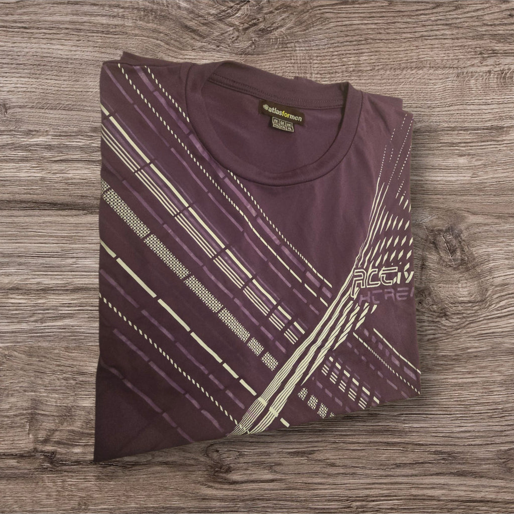 T-shirt tecnica Ottoman Kumus color prugna scuro con stampa grafica sportiva sul petto e girocollo