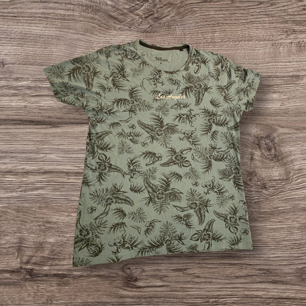 T-shirt Ottoman Kumus verde salvia con stampa floreale giungla e scritta Los Angeles ricamata sul petto